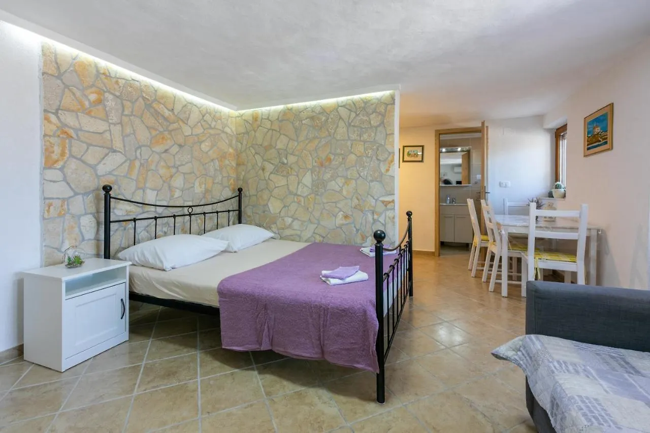 Apartments Kira Crikvenica