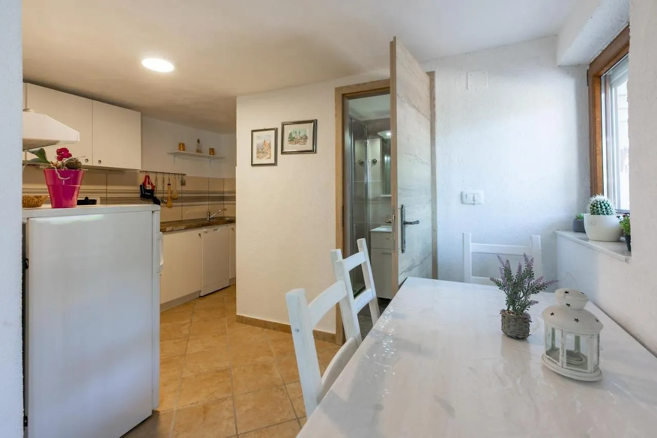 Apartments Kira Crikvenica