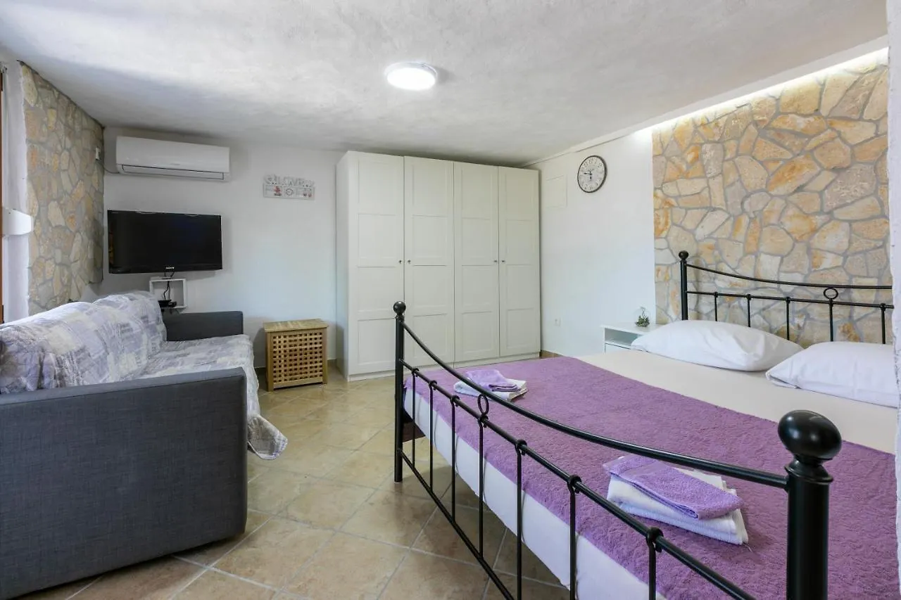 Apartments Kira Crikvenica